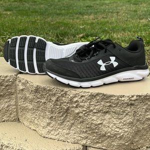 Under Armour Mens shoes